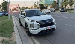 ميتسوبيشي اوتلاندر